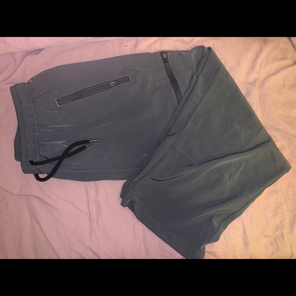 Flat grey cropped sweats